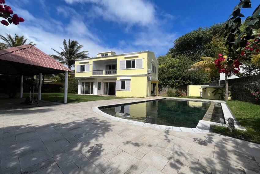 Maison vue piscine et varangue - immo ile maurice.com