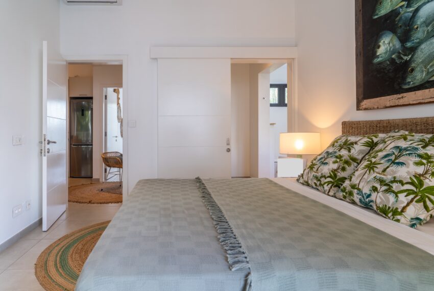 Master Bedroom (2)