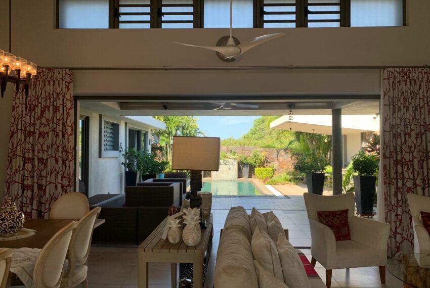 Piscine vue du salon