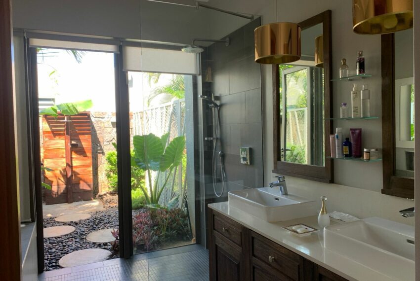 SDB Suite Parentale et douche exterieure