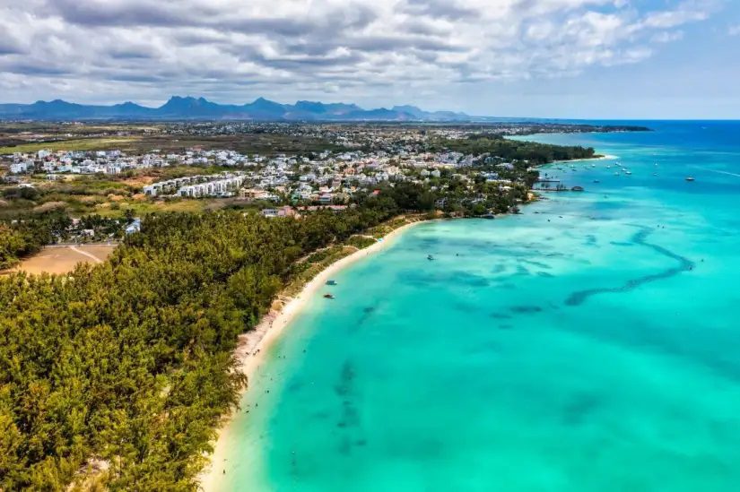 Vue-aerienne-plage de Mont-Choisy