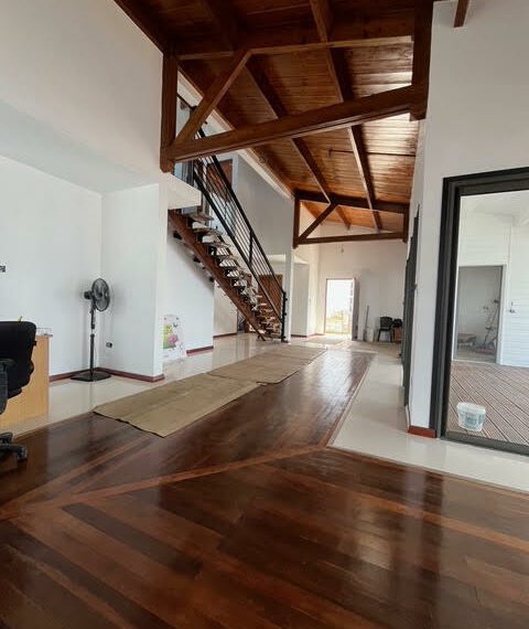 Vue Escalier depuis Rdc- immo ile maurice.com