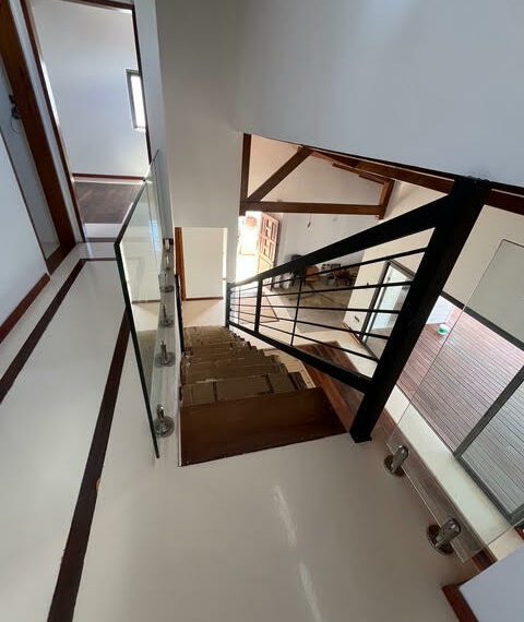 Vue escalier depuis etage- immo ile maurice.com