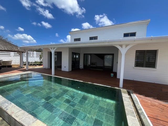 Vue terrasse depuis la Piscine - immo ile maurice.com